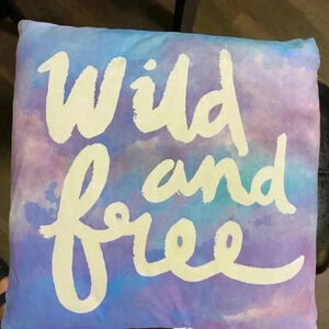 Wild and Free Med sze pillow